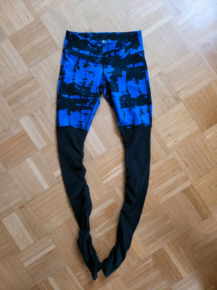 Alo Yoga Goddess Leggings XS schwarz blau/lila in Viersen