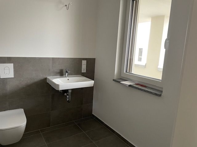 Erstbezug, 2 Zimmer, Küche, Bad/WC, HR, Balkon in Mitterteich