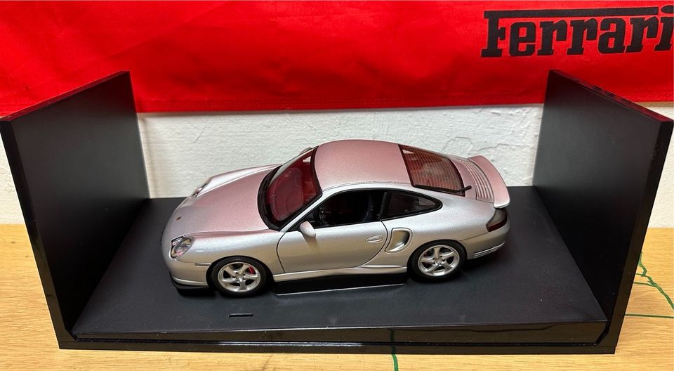 AUTOart 996 Porsche 911 Turbo Modellauto 1:18 77832 in Nürnberg (Mittelfr)