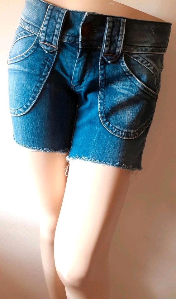 PEPE Jeans Shorts kurze Hose 28 S in Vaterstetten