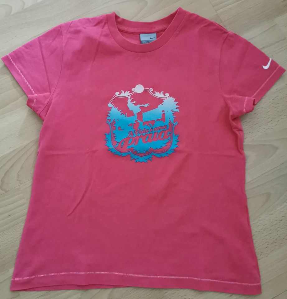 Nike Sportshirt pink mit Aufdruck Größe S neuwertig in Hallenberg