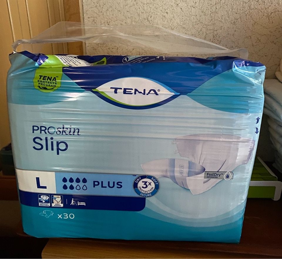 TENA Slip Plus Large 4 Packungen je 30 Stück in Cuxhaven