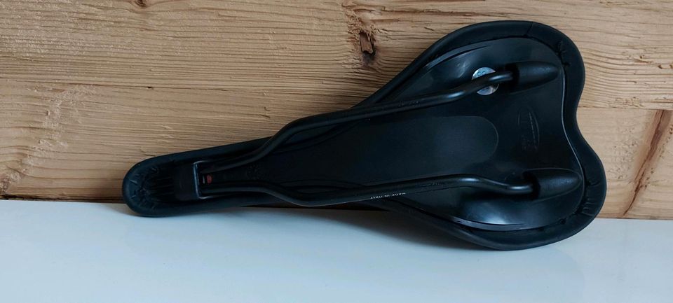 NEU selle italia x1 Fahrradsattel unisex NEU in Wald (Ostallgäu)