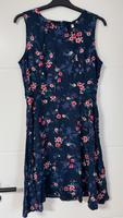 Kleid blau mit Blumen Bayern - Schweinfurt Vorschau