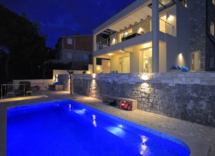 Kroatien, Insel Korcula: Mediterrane Villa in außergewöhnlicher Lage direkt am Meer - Immobilie H2710 in Rosenheim