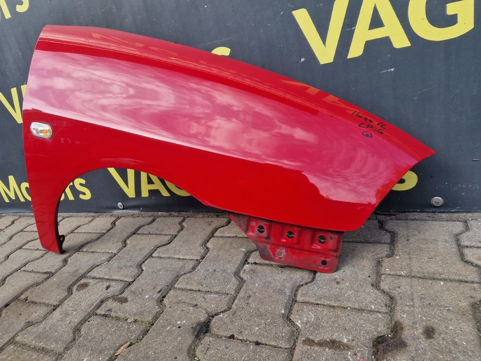 Seat Ibiza 6L Kotflügel rechts rot LP3G Flashrot in Castrop-Rauxel