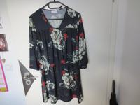 Kleid Kaffe Gr. M / 38 schwarz mit Blumenmuster Kr. Altötting - Altötting Vorschau