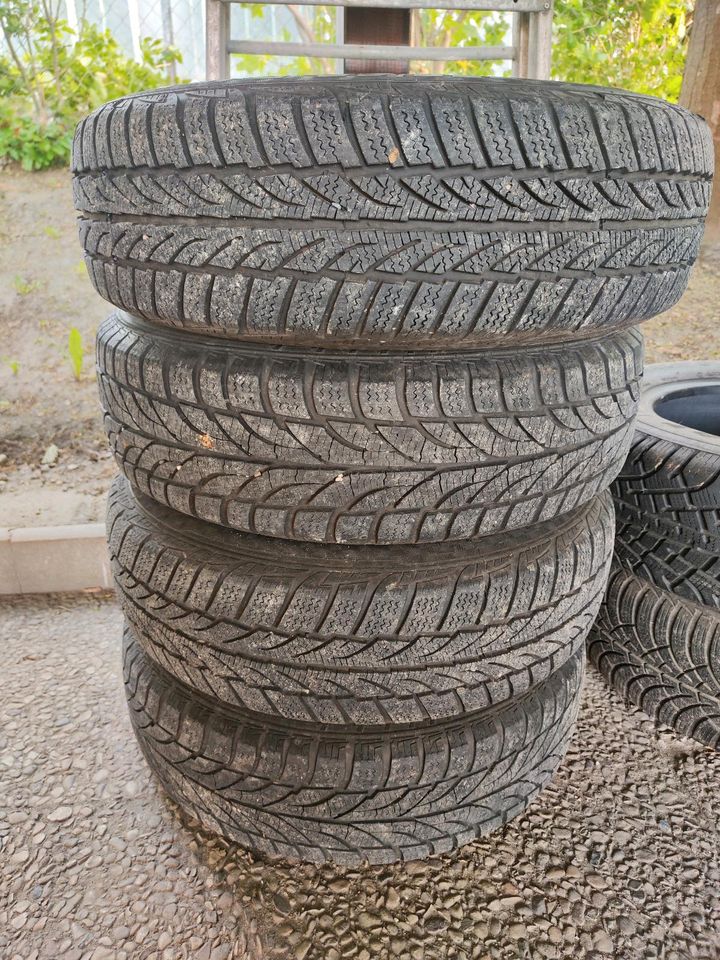 4x Winterreifen 175/ 65 R15 Zoll 4x100 in Peine