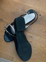 Sandalen, schwarz Größe 41, Peter Kaiser Hessen - Karben Vorschau