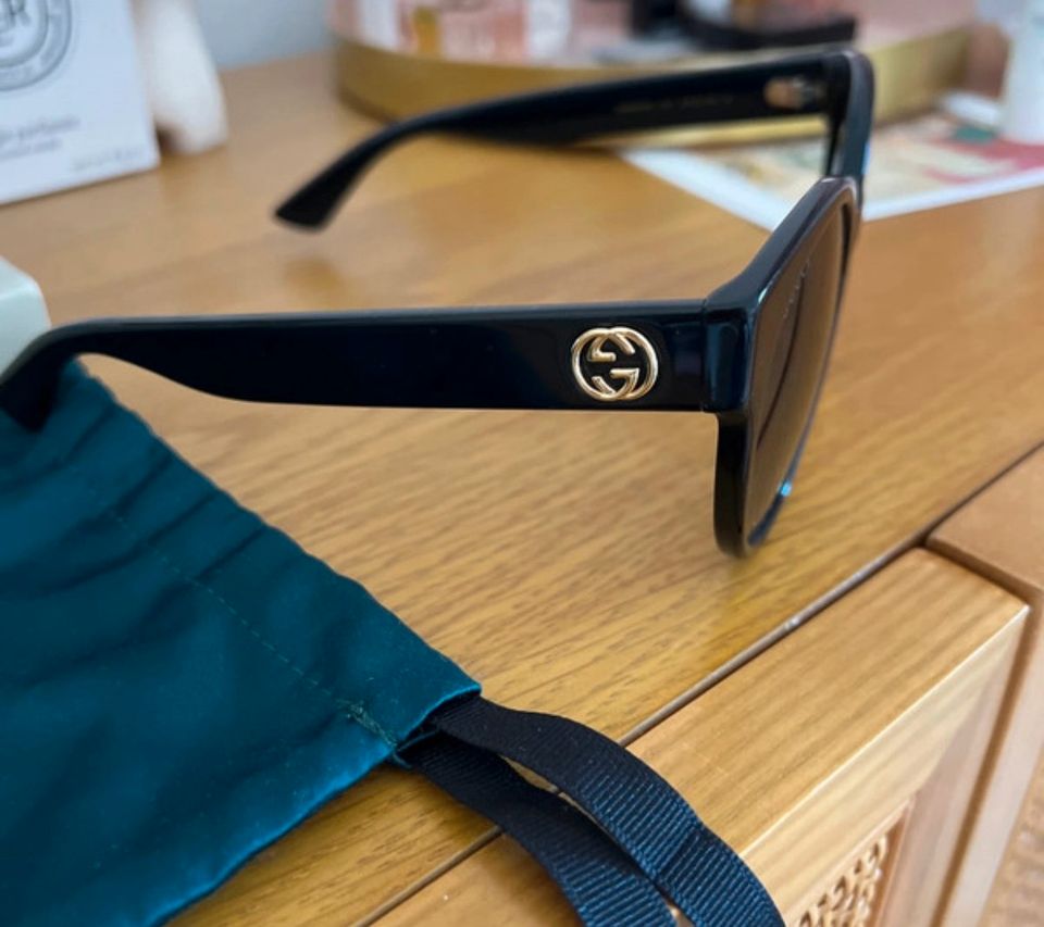 Gucci Sonnenbrille Damen in Zülpich