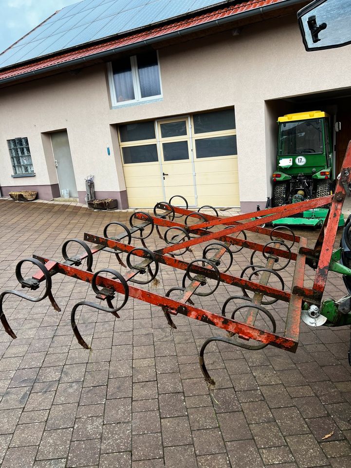 Federzinkenegge Federzinkengrubber Grubber Egge Saatbettkombi in Oerlenbach