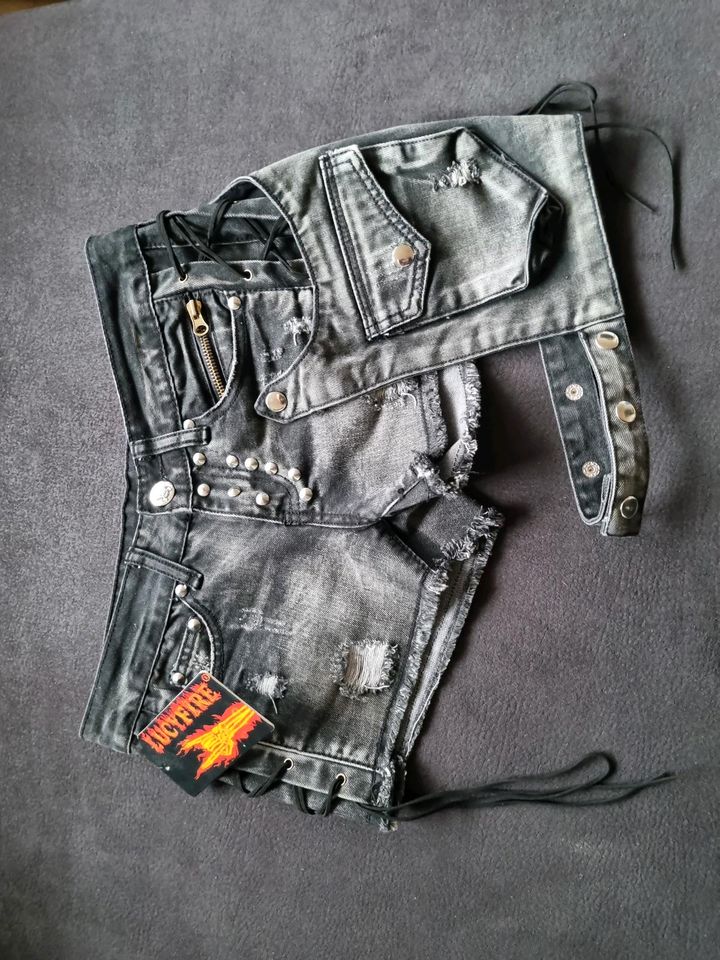 Jeans-Shorts gr.XS von LUCYFIRE , Ghosing Art in Berlin