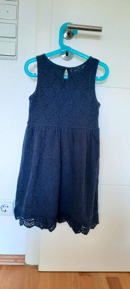 Kleid H&M Gr. 134/140 in Hohenthann