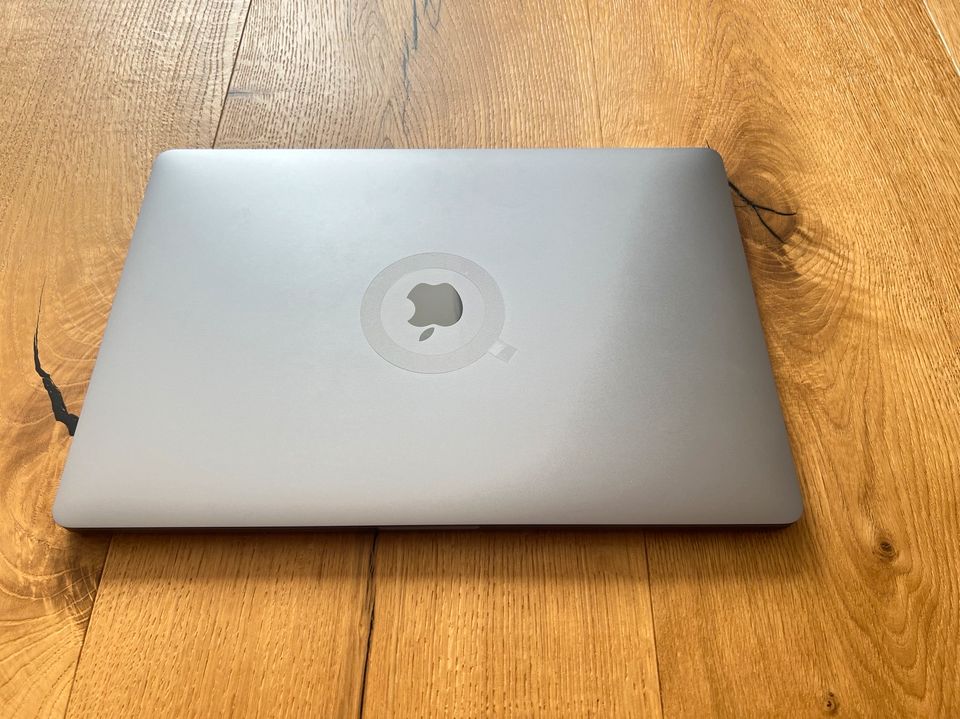MacBook Pro 16“ i7 2020 16GB 512GB Wie Neu + 13 Monate Garantie in Dachau