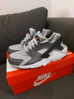 NEU Nike huarache Run gs 38,5 Sneaker Damen Kinder Baden-Württemberg - Frickenhausen Vorschau