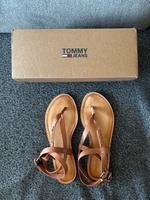 Tommy Hilfiger Sandalen 37 Hessen - Maintal Vorschau