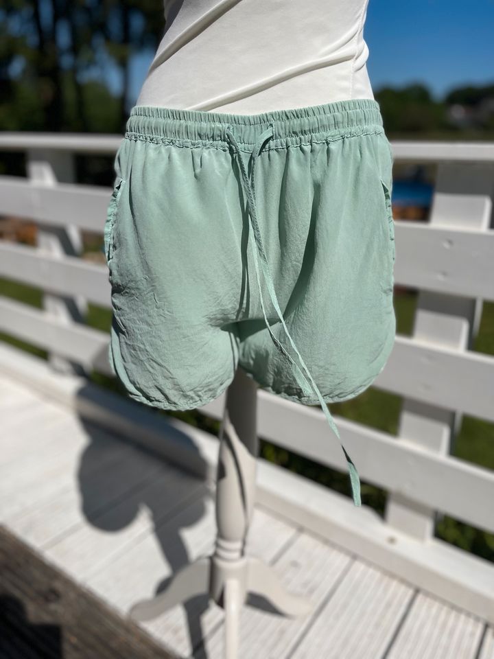 NEU Shorts Mint By Malina NP 279€ traumhaft XS/S 34/36 in Salzhausen