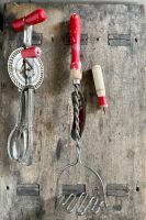 Set Handmixer Stampfer Milchdosenöffner rot alt Shabby Wandsbek - Hamburg Marienthal Vorschau