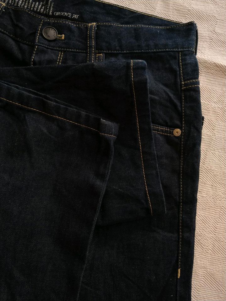 Jeans reine Baumwolle dunkler Denim Esprit Groove fit Gr. 30/ 34 in München