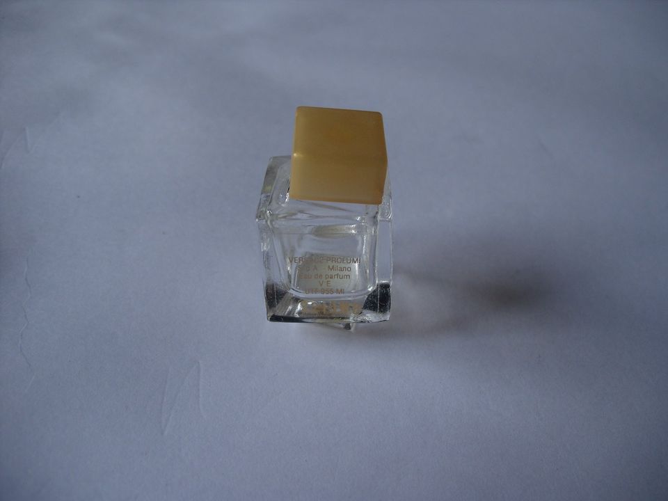 9 leere Parfüm Flacons Flakons in verschiedenen Größen in Detmold