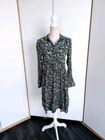 VERO MODA grün bunt Blumenmuster Midikleid 38 Sachsen-Anhalt - Lutherstadt Wittenberg Vorschau
