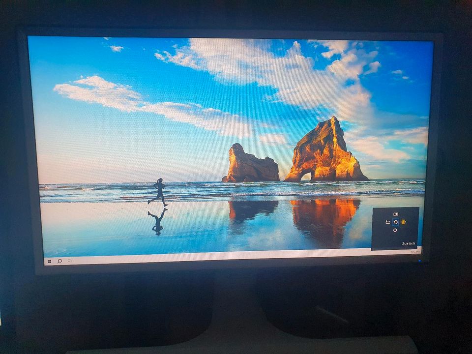 LED-Monitor Samsung SE370 mit kabelloser Aufladestation in Berlin