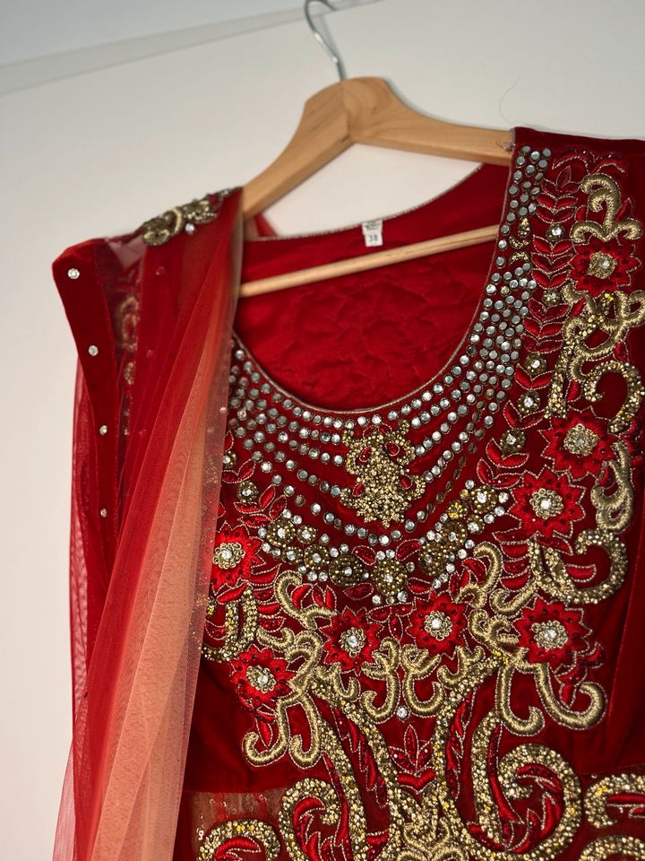 Bollywood Lengha , Indisches Hochzeitskleid, Verlobungskleid in Stuttgart