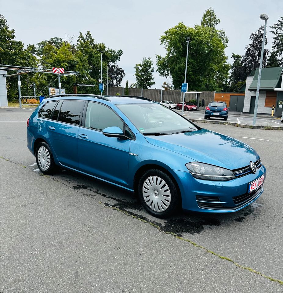 VW GOLF VII 7 KOMBI VARIANT AUTOMATIK INZAHLUNGNAHME MÖGLICH in Weiden (Oberpfalz)