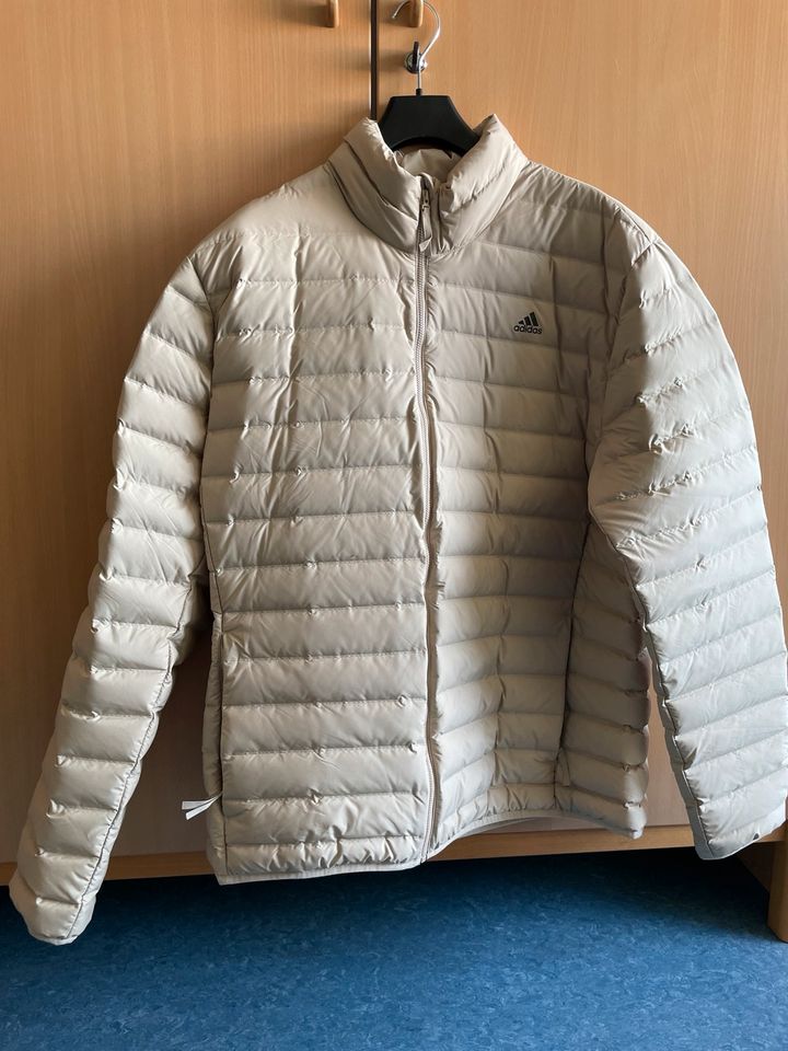 Daunenjacke Adidas XXL, neu in Ahrensfelde