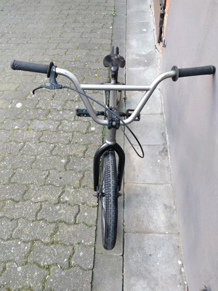 BMX-Fahrrad in Deidesheim