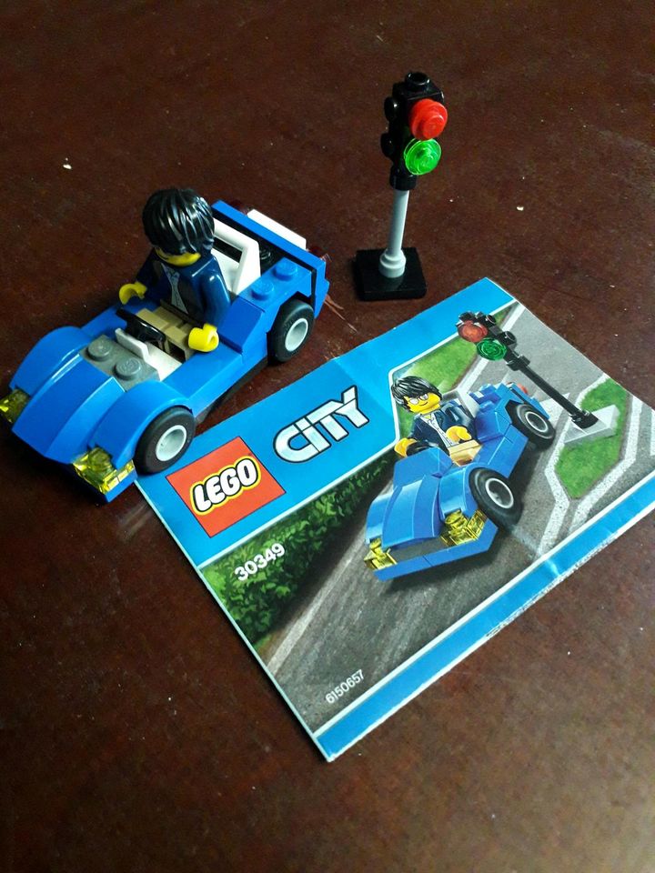 Lego City 30349 AUTO und Ampel in Windhagen