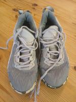 Nike Air Turnschuhe  grau Gr. 37,5 Dresden - Leuben Vorschau