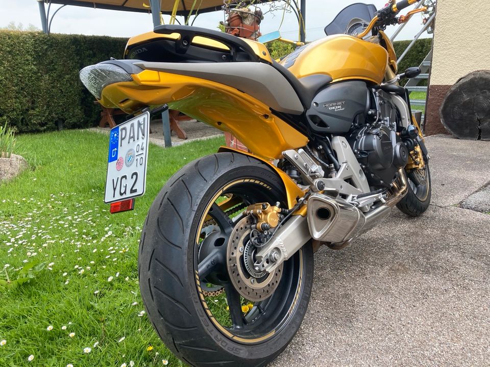 Honda CB 600 Hornet, PC 41, 4- Zylinder, Gold in Bayerbach