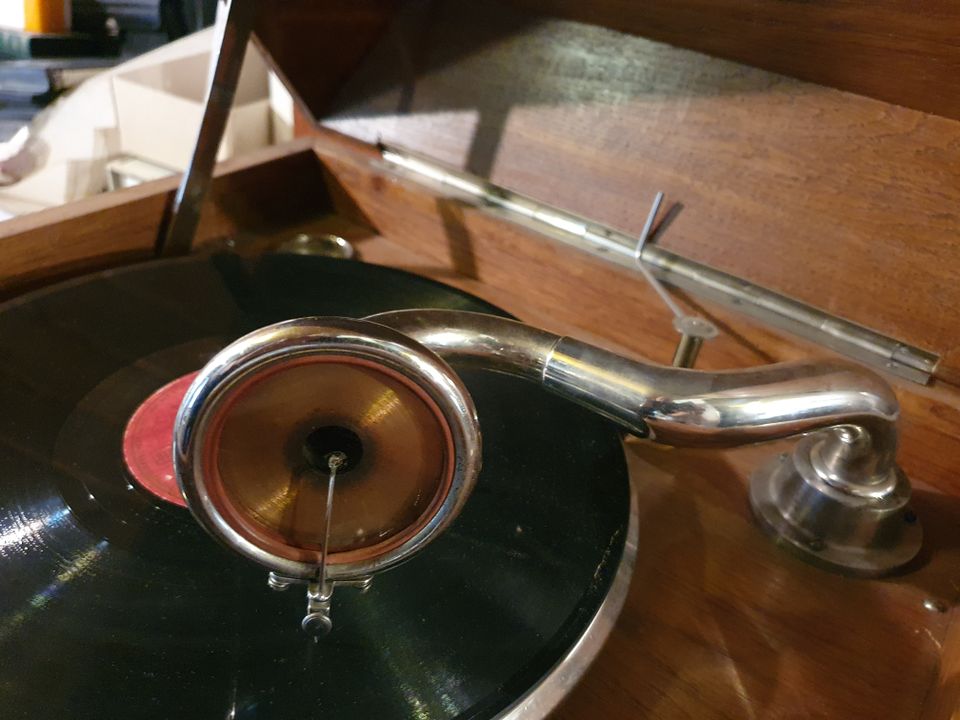 Antikes, sehr gut klingendes Grammophon - 6 in Erndtebrück