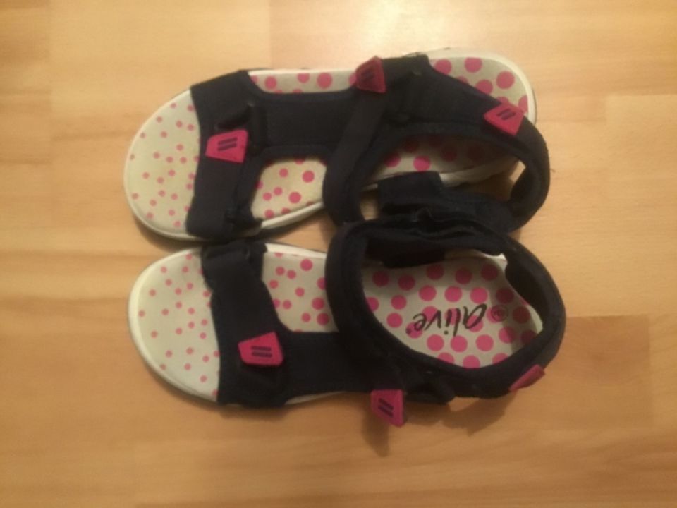 NEU! 2 Paare Mädchen Sandalen Gr.34 in Baden-Baden