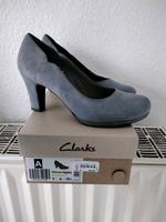 Pumps Grau Gr. 39 1/2 neu Clarks Niedersachsen - Katlenburg-Lindau Vorschau