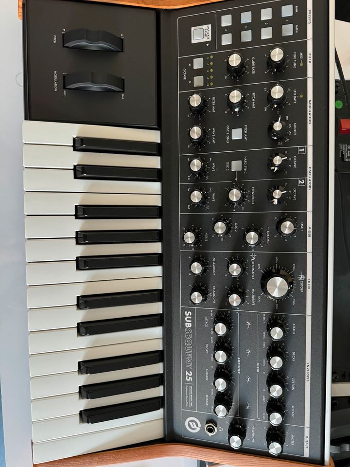 Moog Subsequent 25 Neu in Wuppertal