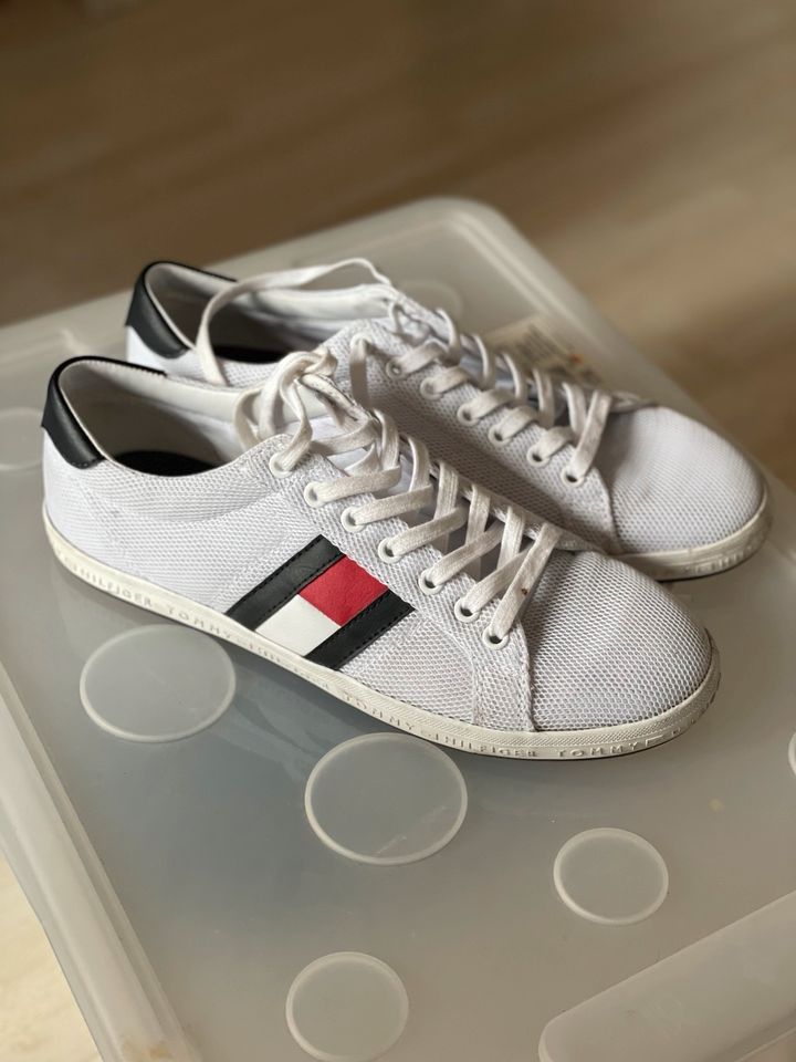 Schuhe von Tommy hilfiger zu verkaufen in Frankfurt am Main