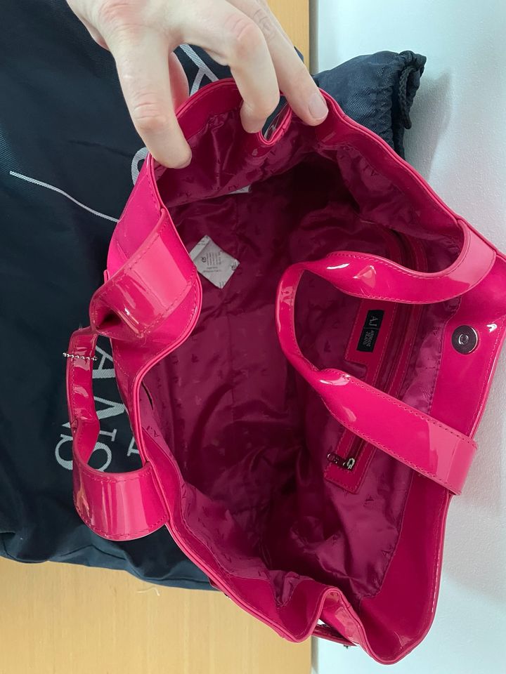 Armani Jeans Handtasche Shopper pink Luxus in Karben