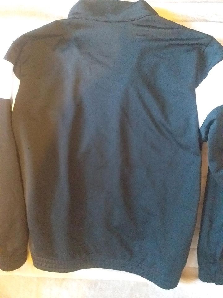 Adidas Trainingsjacke. Kinder. Grösse  140 cm in Mühlhausen-Ehingen