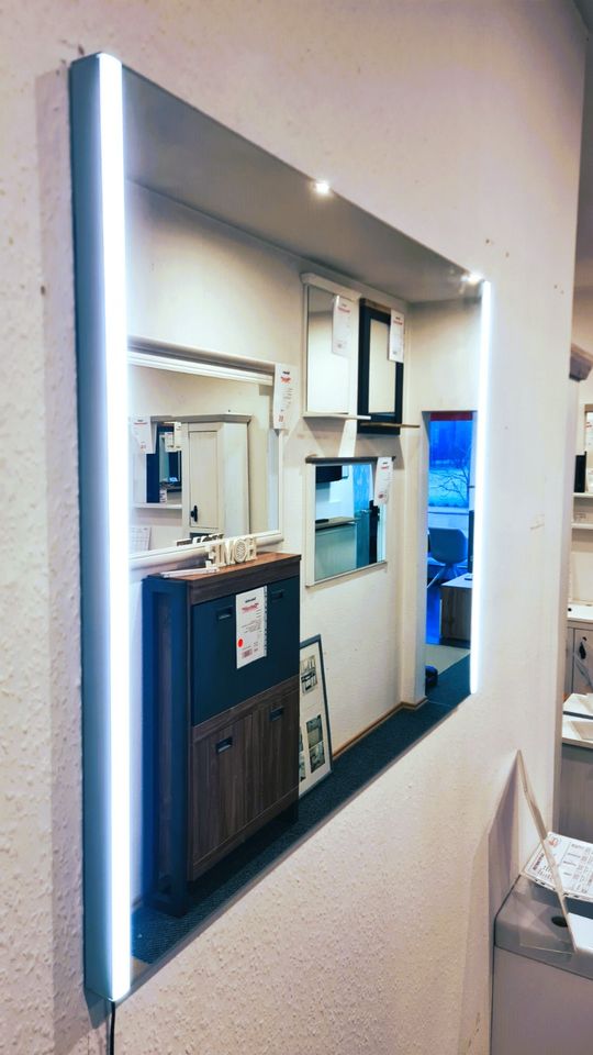 Spiegel für Flur / Garderobe / Schminken mit LED-Beleuchtung in Steinheim