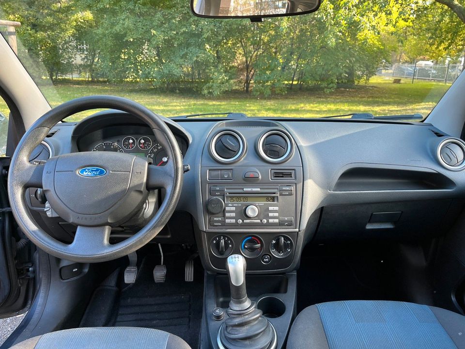 Ford Fiesta 1,4 16V Style in Dresden