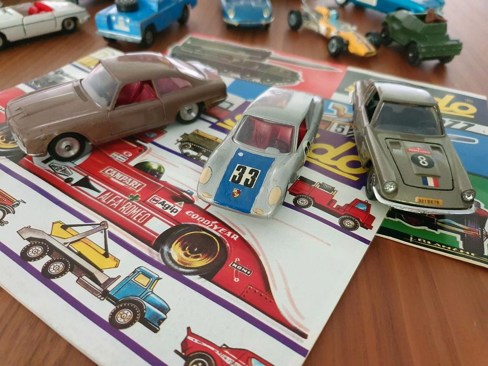 Corgi Dinky Toys Solido Konvolut Spielzeugautos Modelle Autos in Wolfsburg