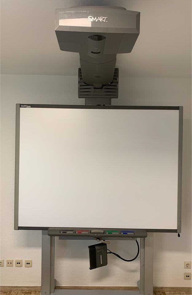 Smart Board SB 680 interaktive Wandtafel in Diemelsee