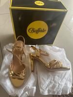 Buffalo Damen Knöchelriemchen Sandalen Größe 37 Gold neu Nordrhein-Westfalen - Ahlen Vorschau