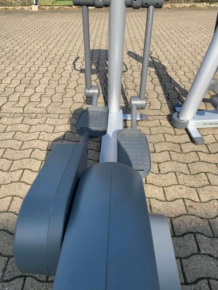 Life Fitness 95Xi Crosstrainer,Ellipsentrainer Inkl Lieferung in Hamburg