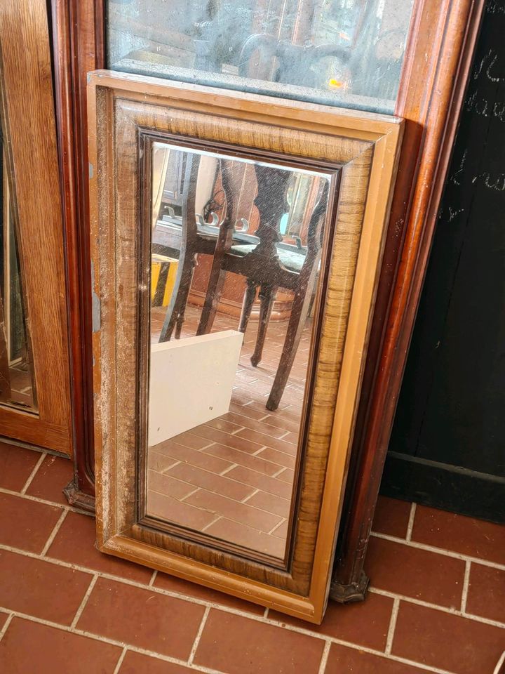 Antike dekorative Spiegel groß und klein gibt es bei TOP-WERT in Neubrandenburg