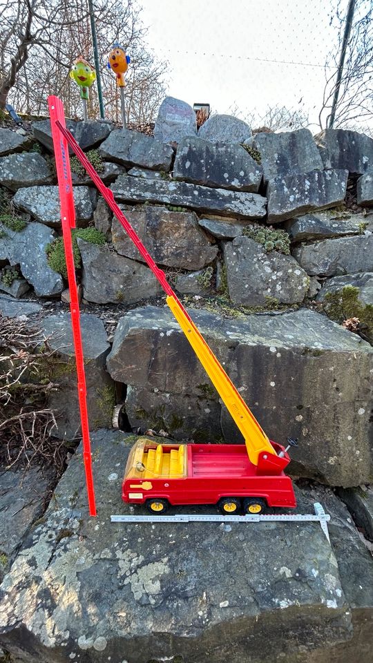 Tonka Blechspielzeug Feuerwehr Leiterwagen in Freudenberg