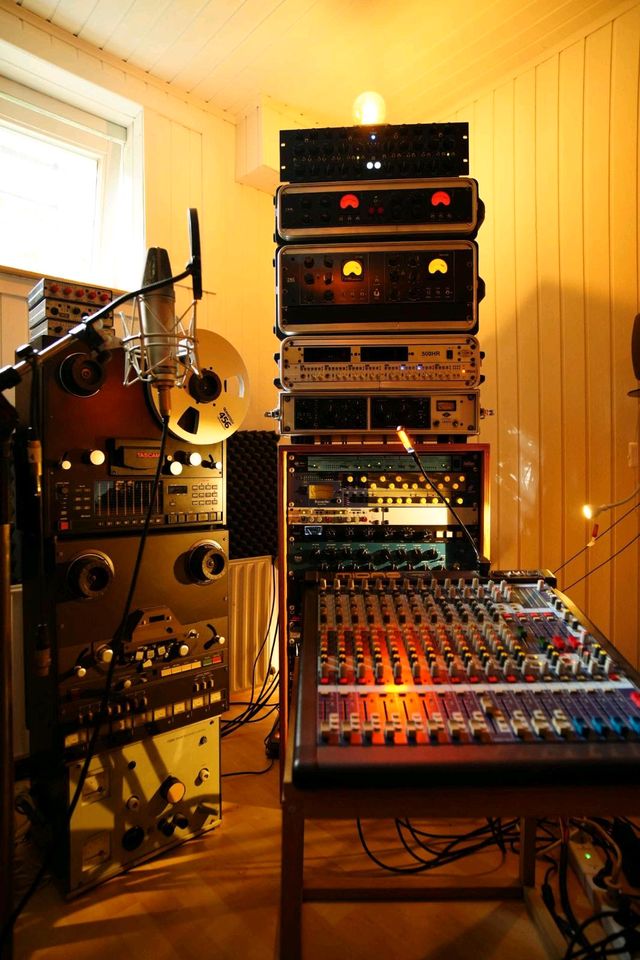 Mixing Mastering Studio Recording Audio Service in Hamburg