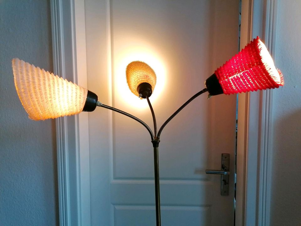Reduziert: Original 50er Jahre Stehlampe in Bremen